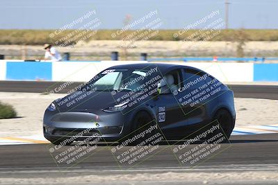 media/Nov-08-2025-Speed Ventures (Sat) [[1c7a6332f5]]/TC B/Session 3 (Turn 1)/